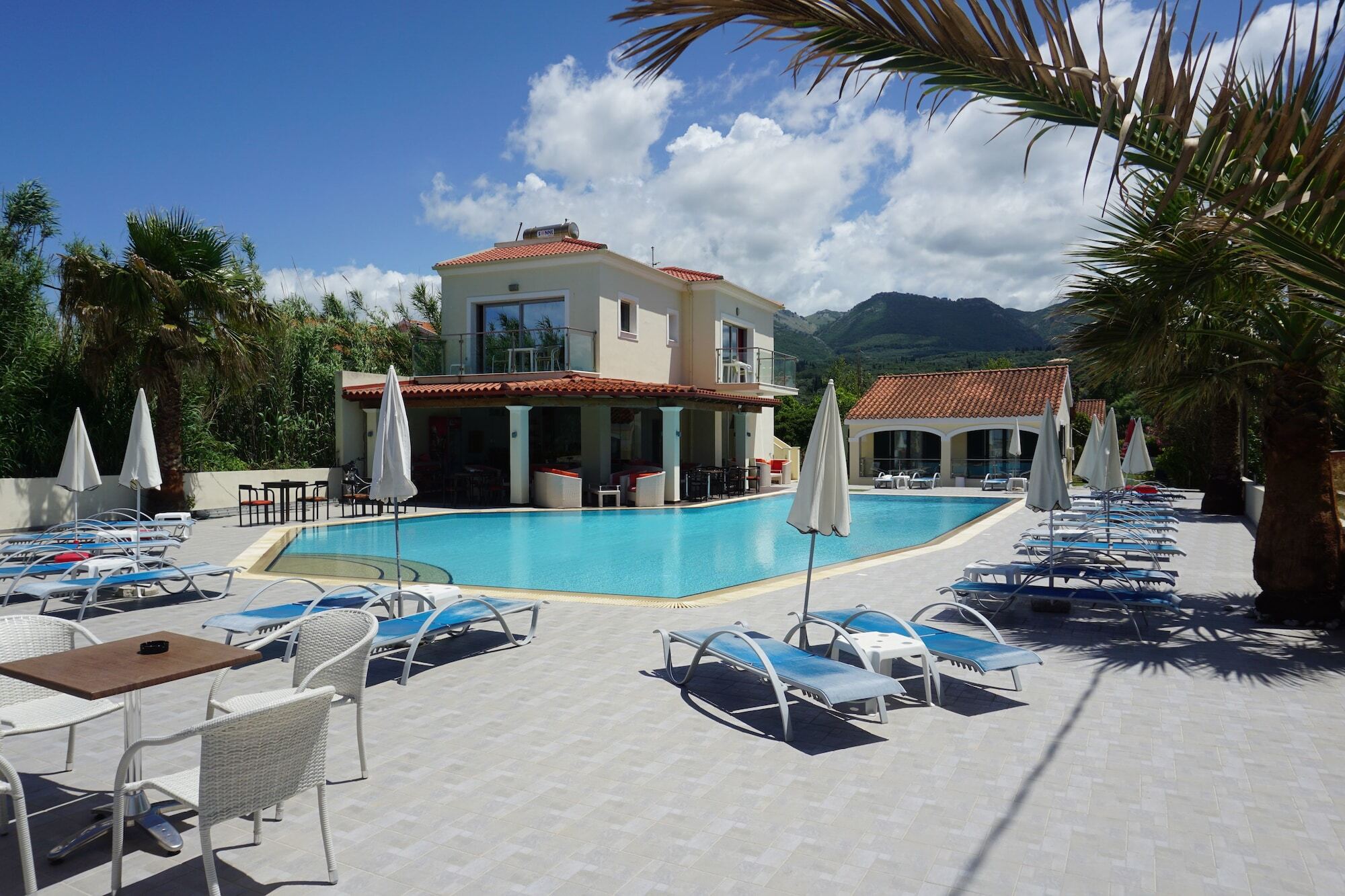 Sunrose Beach Aparthotel Acharavi  Exterior photo